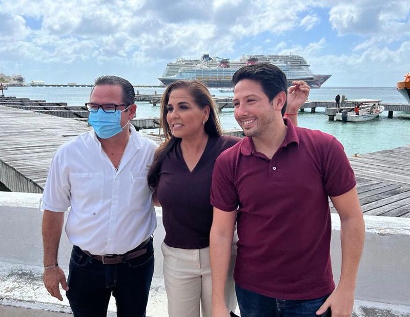 Mara da una señal de unidad en Cozumel, y comparte gira con Renán Sánchez y el hermano de Juanita Alonso