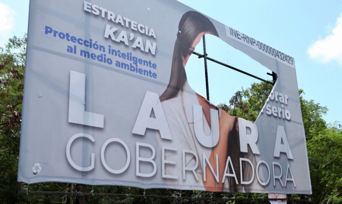 PAN y PRD presentan queja ante el Ieqroo por destrucción de propaganda de Laura Fernández