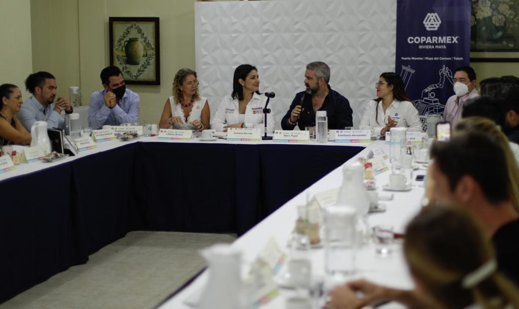 “No vengo a prometer cosas que no les voy a cumplir, vengo a hablar de las problemáticas que ustedes conocen muy bien”, dice Estefanía Mercado en foro de Coparmex