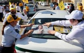 Laura Fernández compromete créditos para vivienda y auto al gremio taxista