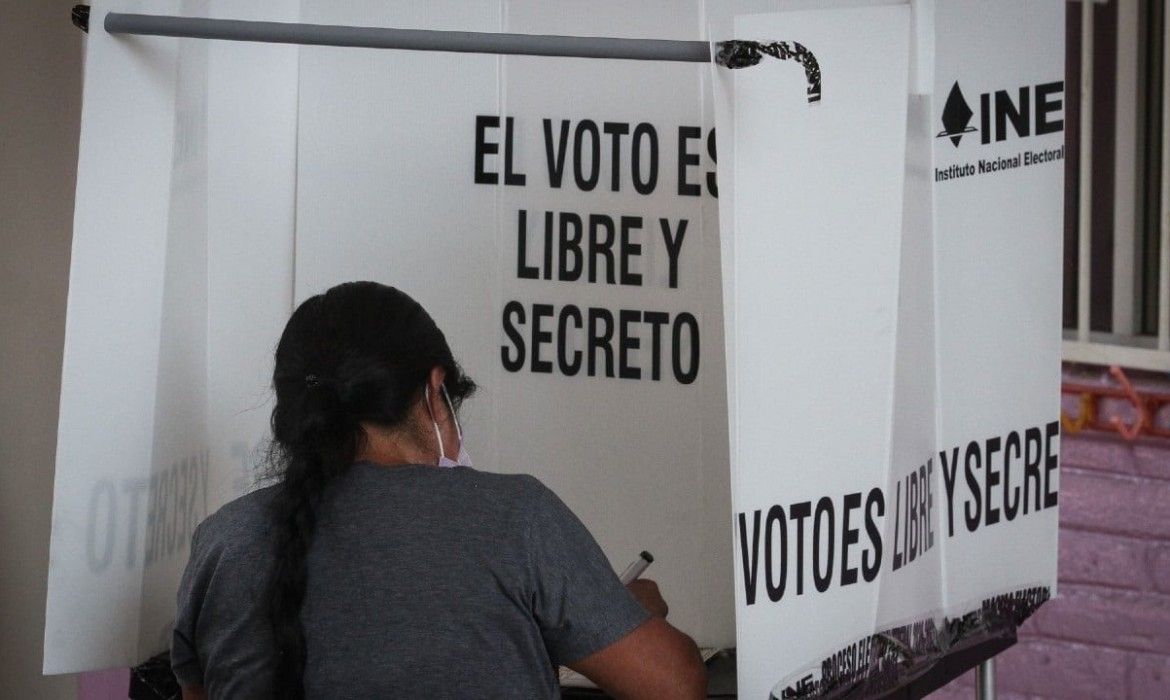 SIN FOTOS | El PRI quiere que se impida a los votantes ingresar con celulares a las casillas, pero el Ieqroo se lo negó