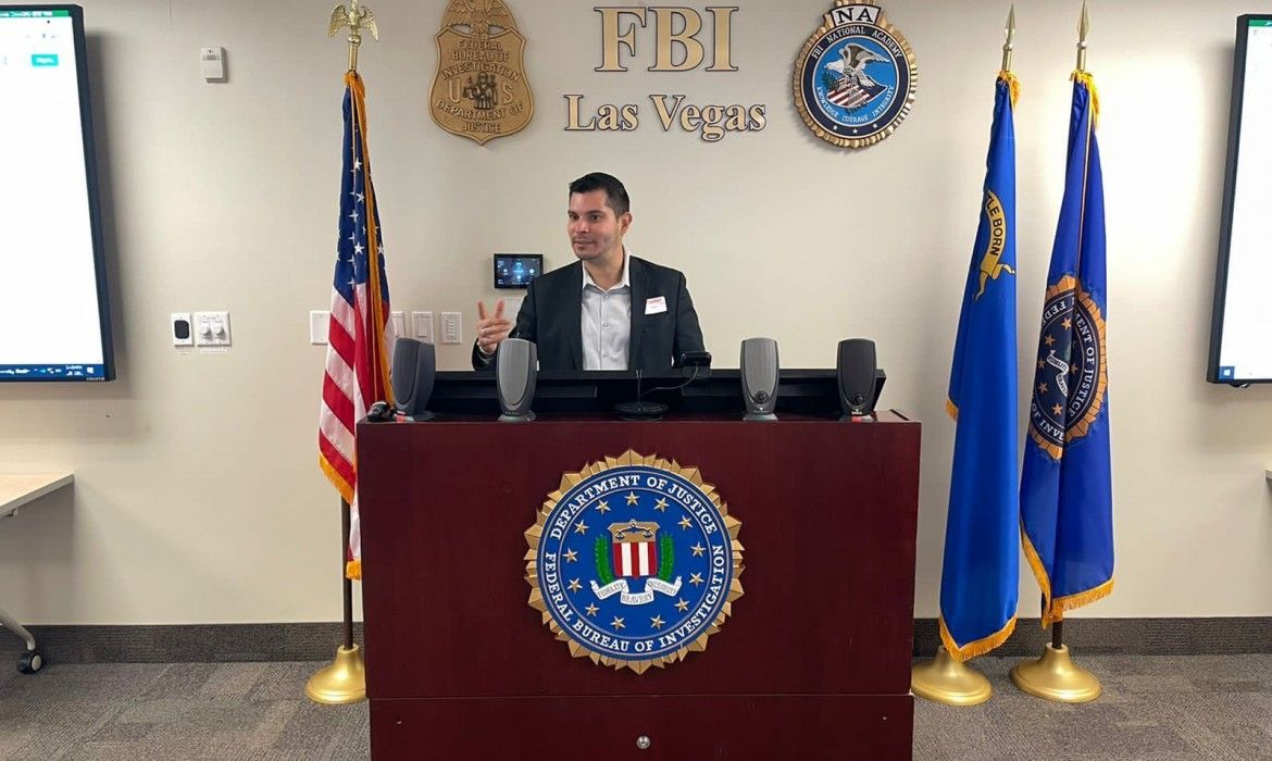 Director de Seguridad Pública de Tulum y FBI intercambian experiencias de capacitación en materia de inteligencia y seguridad