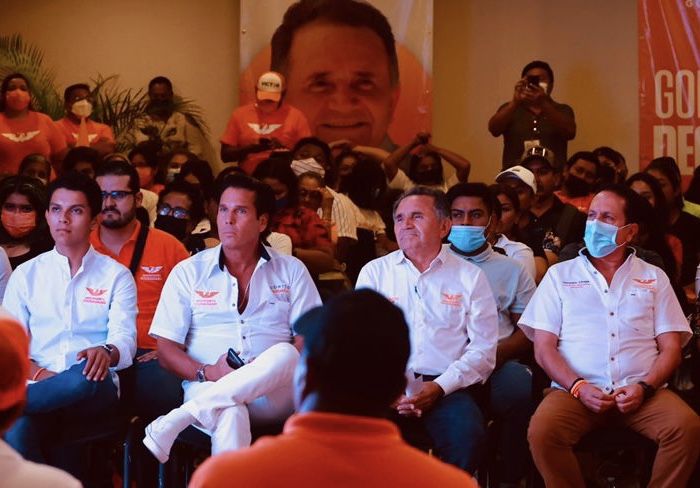 Sobre el final de la campaña, Palazuelos muestra su apoyo a José Luis Pech