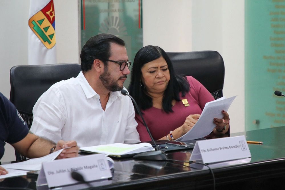 Alcaldes y diputados podrán ir a la reelección sin pedir licencia a sus cargos (documento)