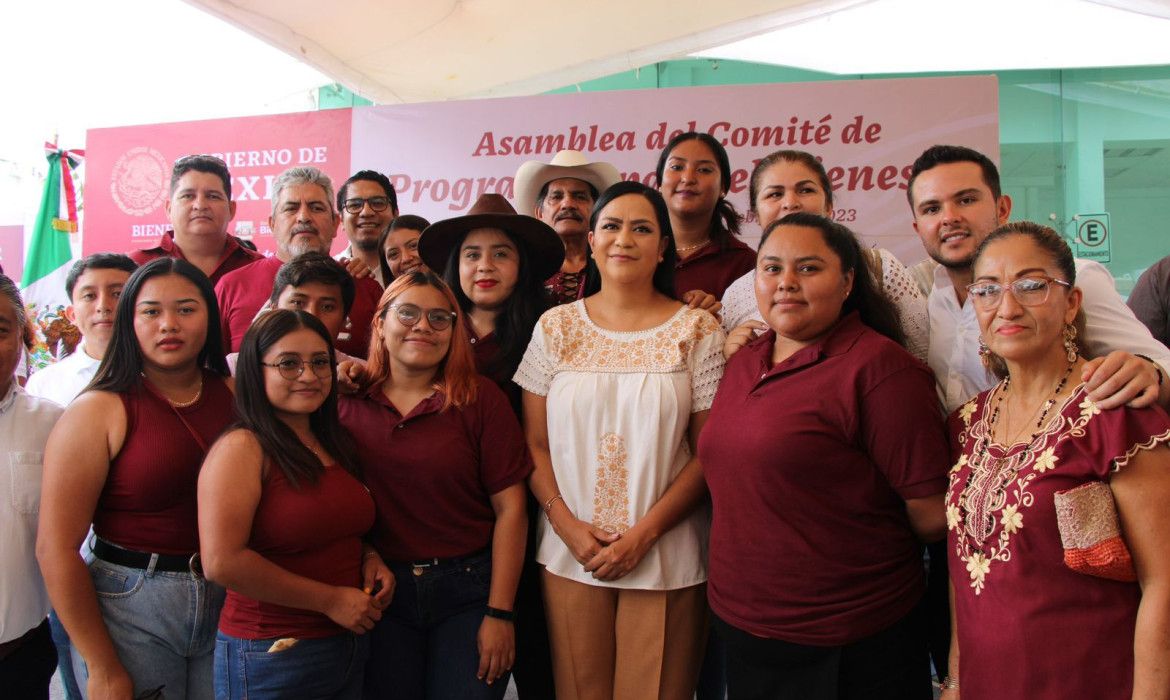 Rinde protesta el Comité de Programas para el Bienestar en Quintana Roo