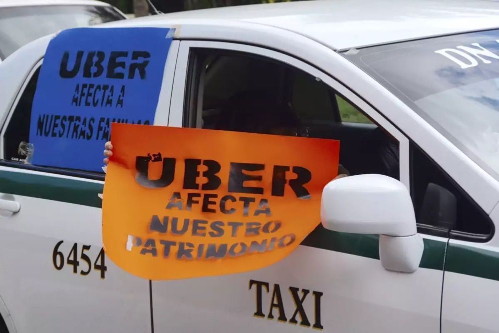PARADOJA | Desde hoy, UBER funciona de manera ilegal, porque se publicó la Ley de Movilidad y no tiene permisos (documentos)