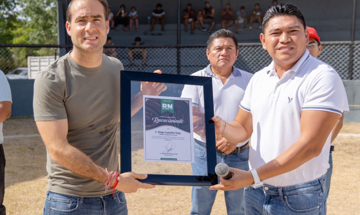 Diego Castañón entrega obra que mejora la infraestructura deportiva en Tulum