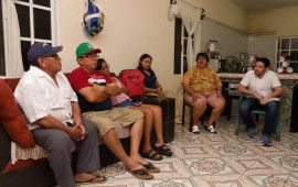 Atiende Renán Sánchez a vecinos de la colonia CTM en Cozumel