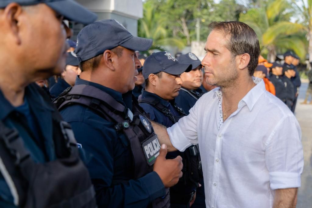 Diego Castañón anuncia nuevos estímulos para las y los policías de Tulum
