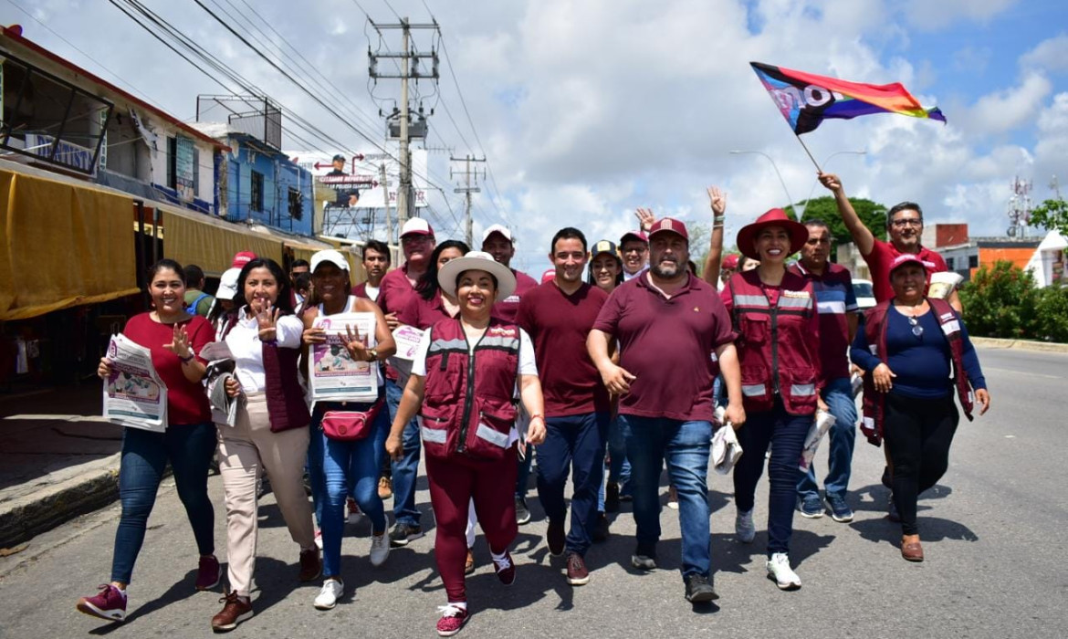 Marybel Villegas se une a recorrido morenista en Cancún para difundir mensaje de la 4T