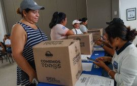 Destaca Pablo Bustamante segunda entrega de paquetes alimentarios “Comemos Tod@s” en Quintana Roo