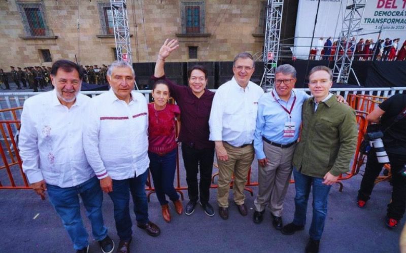 El INE ordena que actos de corcholatas se realicen “preferentemente” en oficinas de MORENA y no en sitios públicos