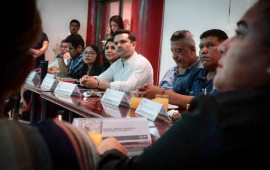 Se reúne Pablo Bustamante con representantes de más de 30 organizaciones civiles de Quintana Roo