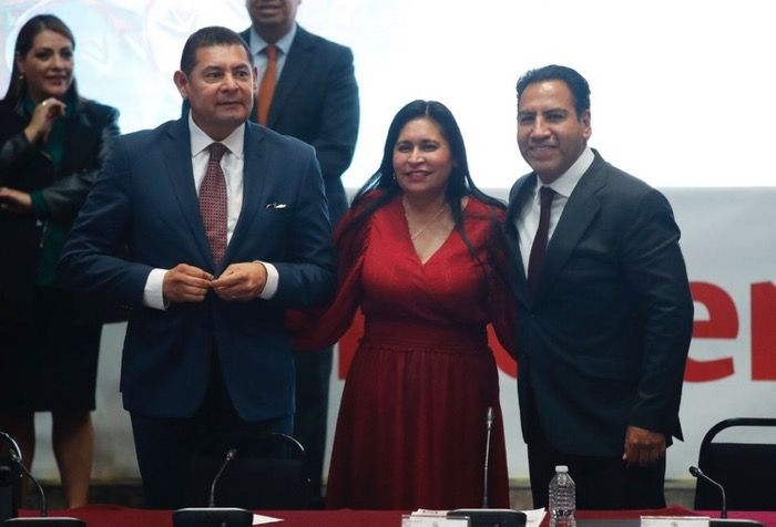 Eligen a Ana Lilia Rivera presidenta del Senado