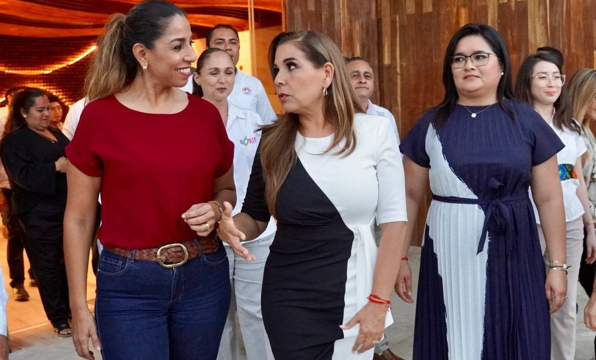 Acompaña Marybel Villegas a Mara Lezama en el 27 aniversario del Cecyte en Quintana Roo