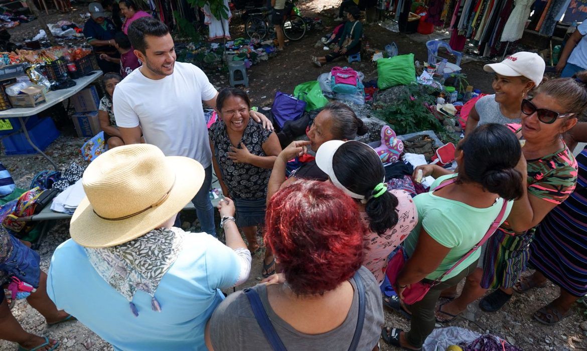 Visita Pablo Bustamante el Tianguis de la Región 233, para llevar el mensaje de Mara Lezama y los Programas del Bienestar