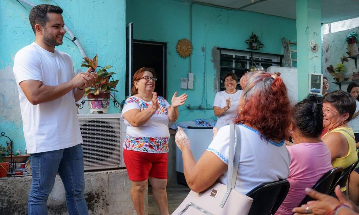 Dan programas sociales independencia económica a mujeres cancunenses: Pablo Bustamante