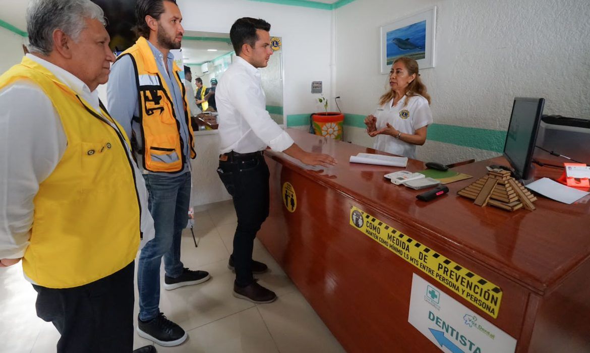 Visita Pablo Bustamante la clínica del Club de Leones Cancún Turquesa A.C. para fortalecer el trabajo con la sociedad civil