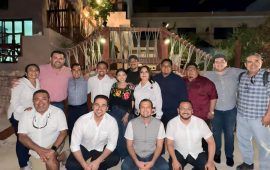 MORENA muestra su “foto de unidad” en Isla Mujeres…pero sin Atenea