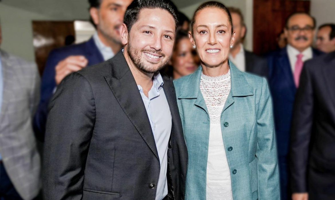 Asiste Renán Sánchez a la entrega de constancia de Claudia Sheinbaum, por parte del Partido Verde