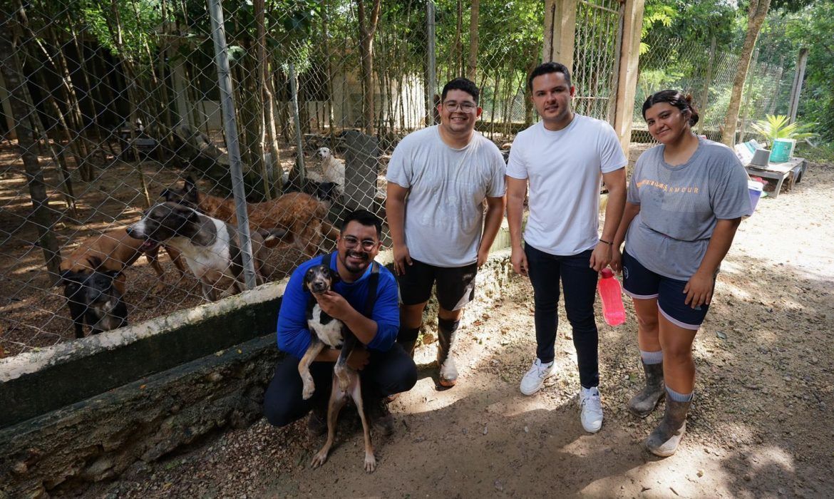 Visita Pablo Bustamante Santuario Kuxtal, que rescata animales en situación de maltrato y abandono