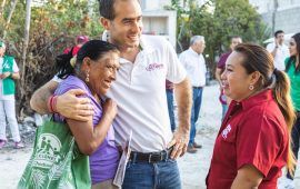 “Akumal será parte de la Transformación en Tulum”: Diego Castañón visita a familias y escucha sus necesidades