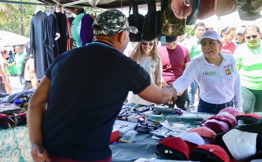 Visita Blanca Merari tianguis de Leona Vicario, y ofrece mas espacios para comerciar productos
