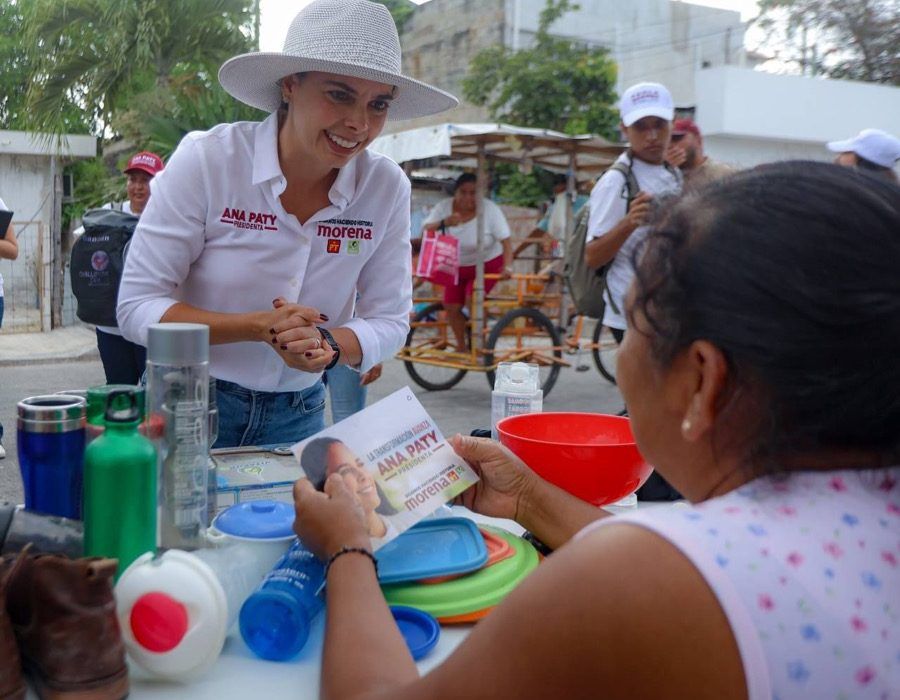 Camina Ana Paty el Tianguis de la SM 103, y hace un llamado a respaldar la continuidad de la 4T en Cancún