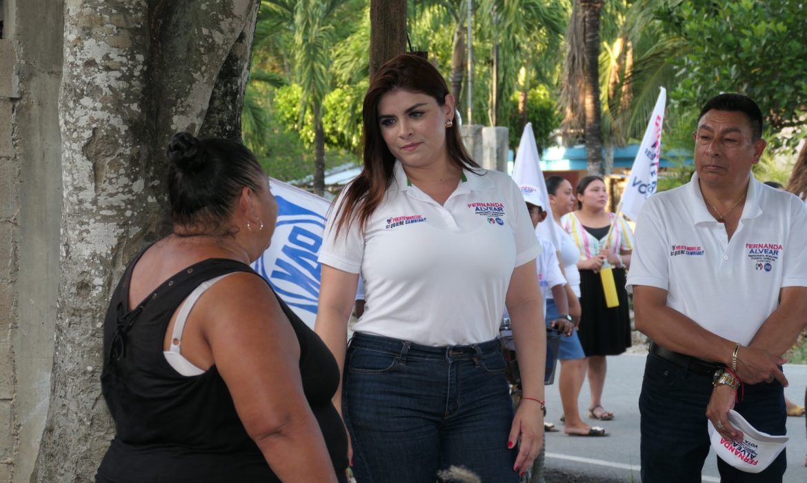 Fernanda Alvear da mensaje incluyente y de progreso a Puerto Morelos