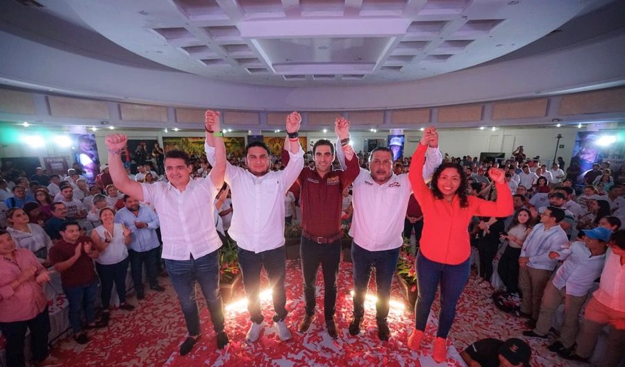 Gino hace un cierre de campaña “exclusivo”; rodeado sólo de la nomenklatura de MORENA y pensando en el 2027
