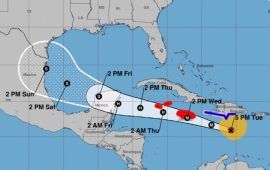 Esperan que Beryl pierda fuerza y cambie de rumbo al tocar Jamaica; impactaría al sur de Quintana Roo