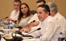 Ahora incluyen a Carlos Joaquín y Mauricio Vila entre los candidatos a Sectur; aun no descartan a Mara