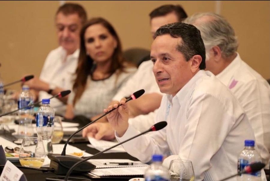 Ahora incluyen a Carlos Joaquín y Mauricio Vila entre los candidatos a Sectur; aun no descartan a Mara