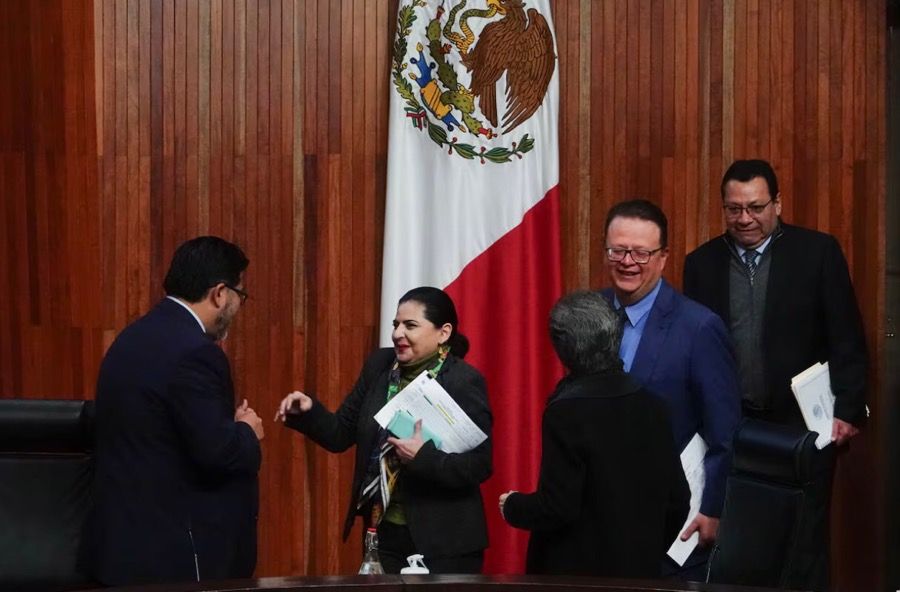 Tribunal confirma acuerdo del INE, y a la 4T sólo le falta un senador para la mayoría calificada en ambas Cámaras