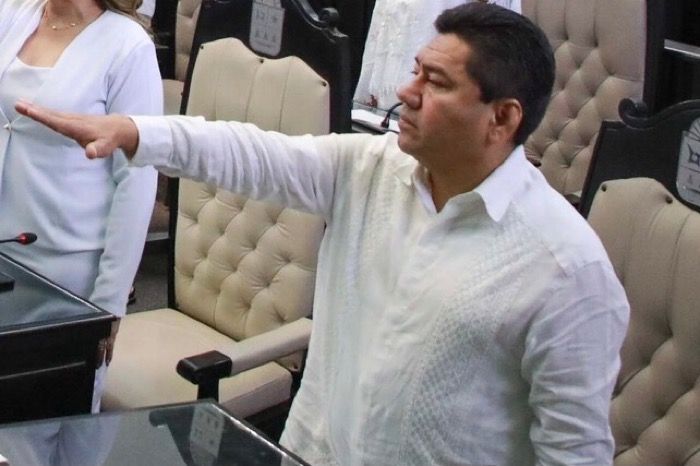 ¿PRIMOR O MIEDO? El priísta Fili Martínez fue el único opositor que aprobó las reformas constitucionales de MORENA; el resto ni siquiera fue al Congreso