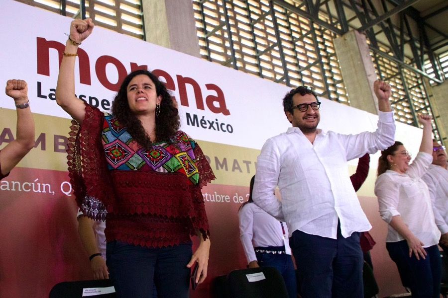 MORENA quiere prohibir los viajes en aviones privados y la ropa de lujo en sus funcionarios