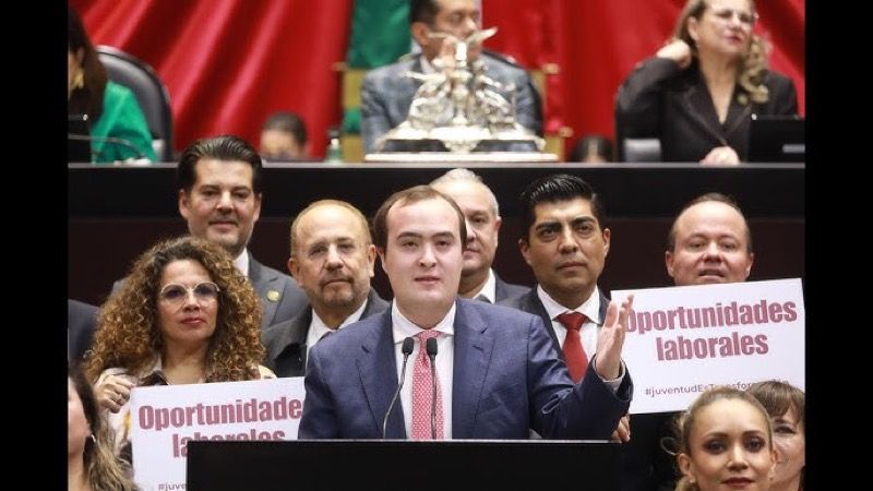 ROMPEOLAS | Destaca diputado de QR como bufón parlamentario