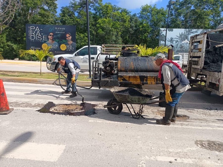 Inicia campaña de bacheo en Tulum
