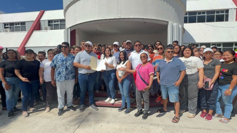 Mayuli Martínez se reúne con maestros y respalda su lucha contra la reforma al ISSSTE