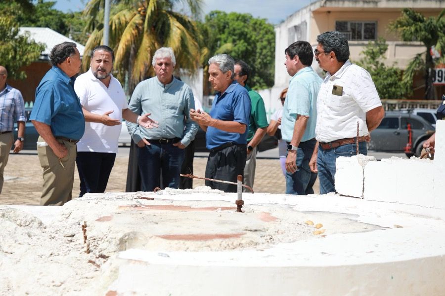 “Existe voluntad para reinstalar la estatua de Don Andrés Quintana Roo y el asta bandera en la plazoleta del Congreso”: Sanén