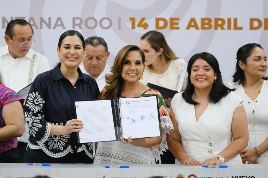 El influencer español Soy Tribu, agradece apoyo de la presidenta municipal de Playa del Carmen, Estefanía Mercado, tras sufrir robo