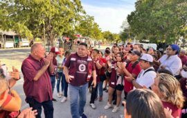 Orlando Muñoz realiza brigadas casa por casa, con la bandera “Rafa Marín 2027”