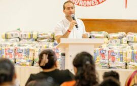 Gobierno municipal entrega apoyos alimentarios en Tulum
