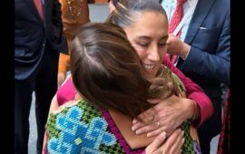 EN TIEMPO DE SEÑALES POLÍTICAS | Mara, a un lado de Claudia en evento internacional de mujeres