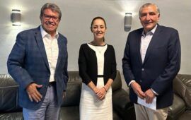 JUNTOS Y UNIDOS | Claudia, Adán y Ricardo ¿Tanto escándalo para esto?