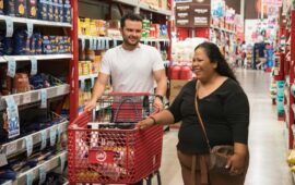 Pablo Bustamante reconoce a mujeres que transforman vidas en la Ruta del Bienestar para Cancún