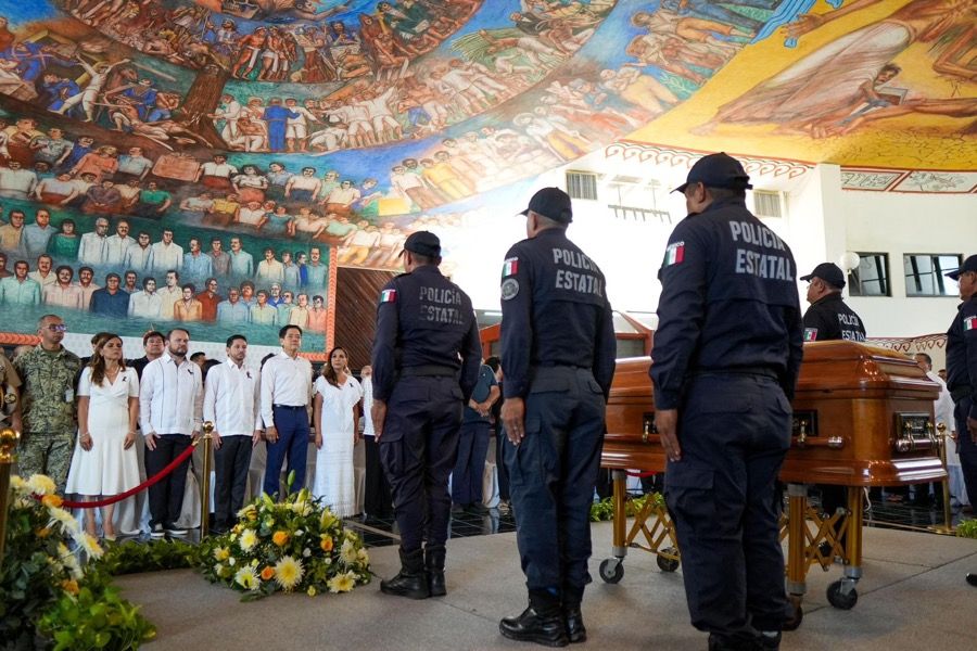 Realizan en el Congreso Guardia de Honor a Don Jesús Martínez Ross, primer gobernador constitucional de Quintana Roo