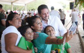 Renán Sánchez Tajonar acompaña a la presidenta Claudia Sheinbaum en su informe al pueblo de Quintana Roo