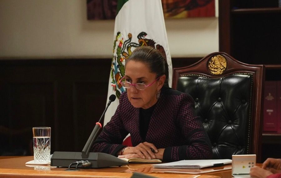 ¿QUÉ PASA CON CLAUDIA? Fuerte caída de su imagen en encuesta internacional; pierde más de 20 puntos
