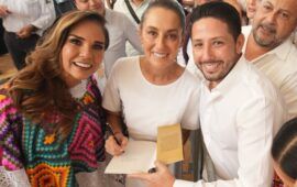 Atestigua Renán Sánchez Tajonar histórica entrega de viviendas para el bienestar